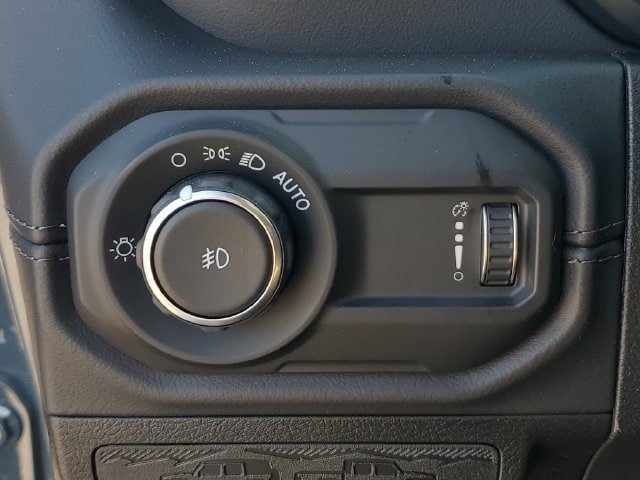 New 2026 Jeep Wrangler Unlimited Sahara AWD/4WD image 31