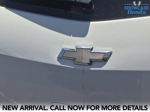 Used 2011 Chevrolet Traverse LT AWD/4WD image 14