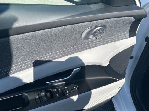 New 2026 Hyundai Elantra Limited FWD image 14