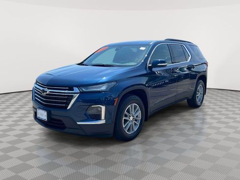 Used 2023 Chevrolet Traverse LT AWD/4WD image 3