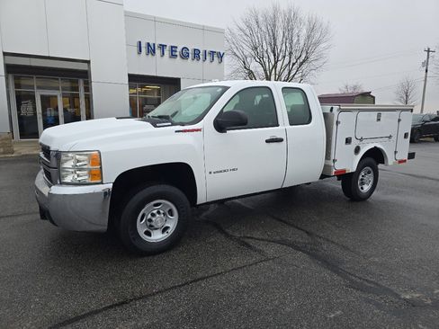Used 2008 Chevrolet Silverado 2500 W/T image 2