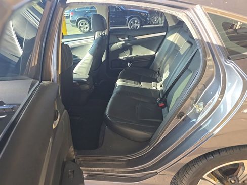 Used 2016 Honda Civic Touring image 8