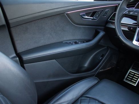 Used 2025 Audi SQ8 Prestige image 19