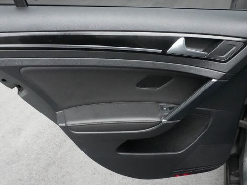 Used 2019 Volkswagen Golf 4-Door AWD/4WD image 27