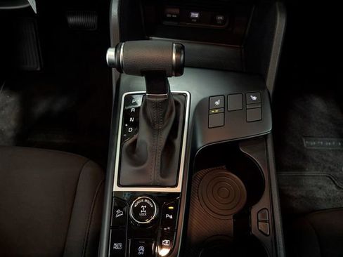 Used 2025 Kia Sportage LX image 21