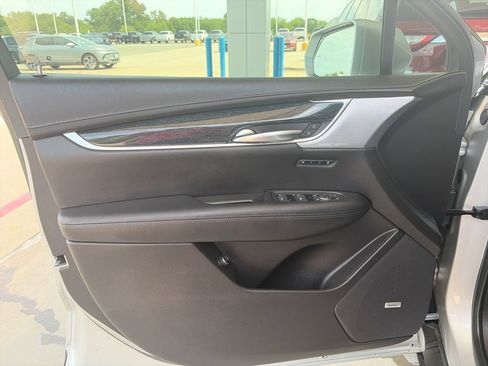 Used 2020 Cadillac XT5 Premium Luxury FWD image 23