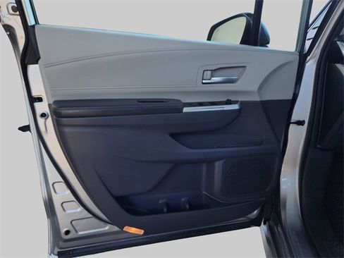 Used 2022 Toyota Sienna XLE image 27