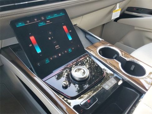 Certified 2026 Cadillac Escalade Platinum Sport image 28