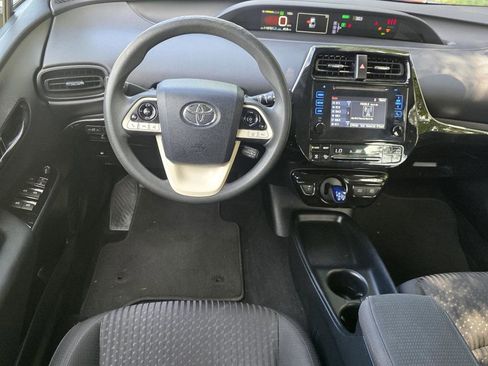 Used 2018 Toyota Prius Two w/ Prius Two Safety Plus Package FWD image 8