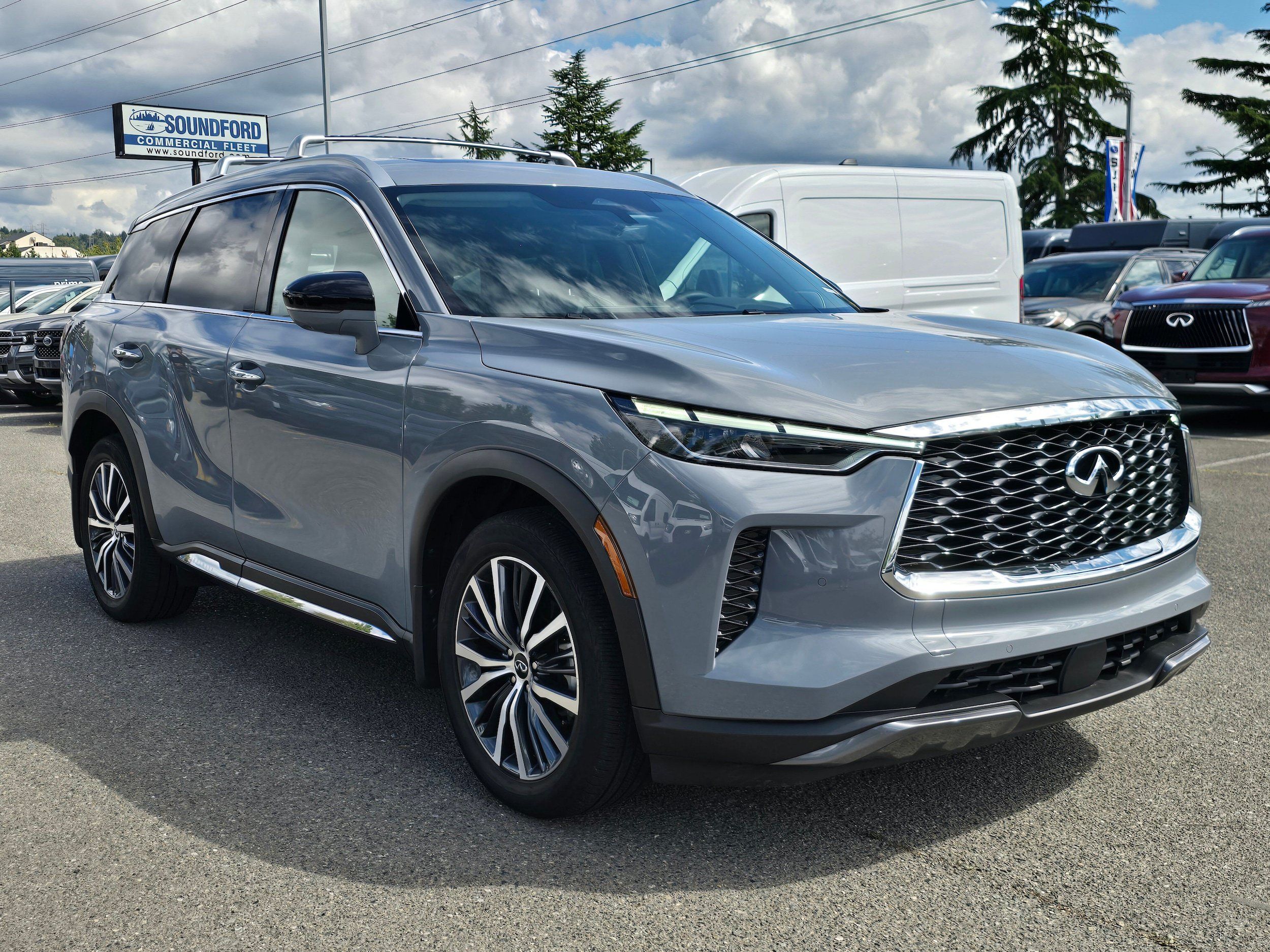 Used 2025 INFINITI QX60 Sensory w/ Vision Package AWD/4WD image 7