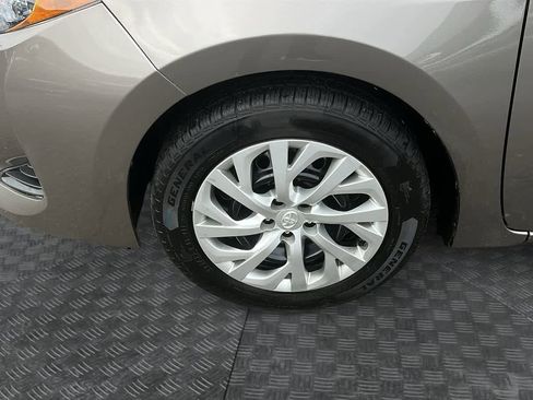 Used 2018 Toyota Corolla LE image 8