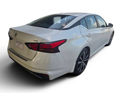 Used 2022 Nissan Altima 2.5 SR FWD image 13