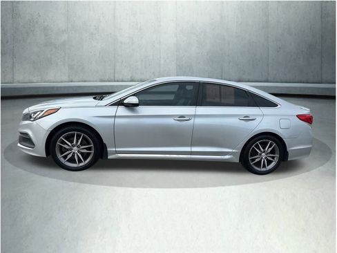 Used 2017 Hyundai Sonata Sport 2.0T image 2
