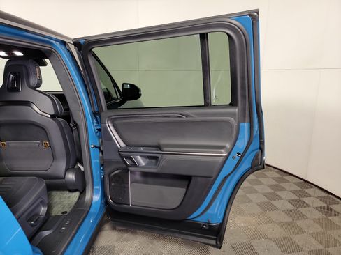 Used 2024 Rivian R1S Adventure AWD/4WD image 19