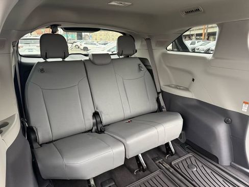 Certified 2024 Toyota Sienna XLE image 34