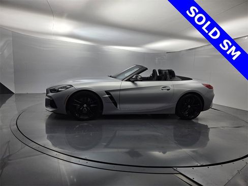 Certified 2022 BMW Z4 M40i w/ Premium Package image 7