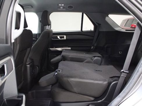 Used 2023 Ford Explorer XLT image 40