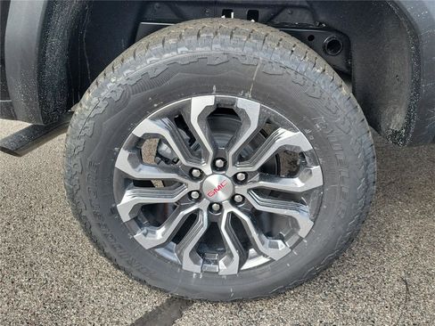 New 2026 GMC Canyon Denali AWD/4WD image 12