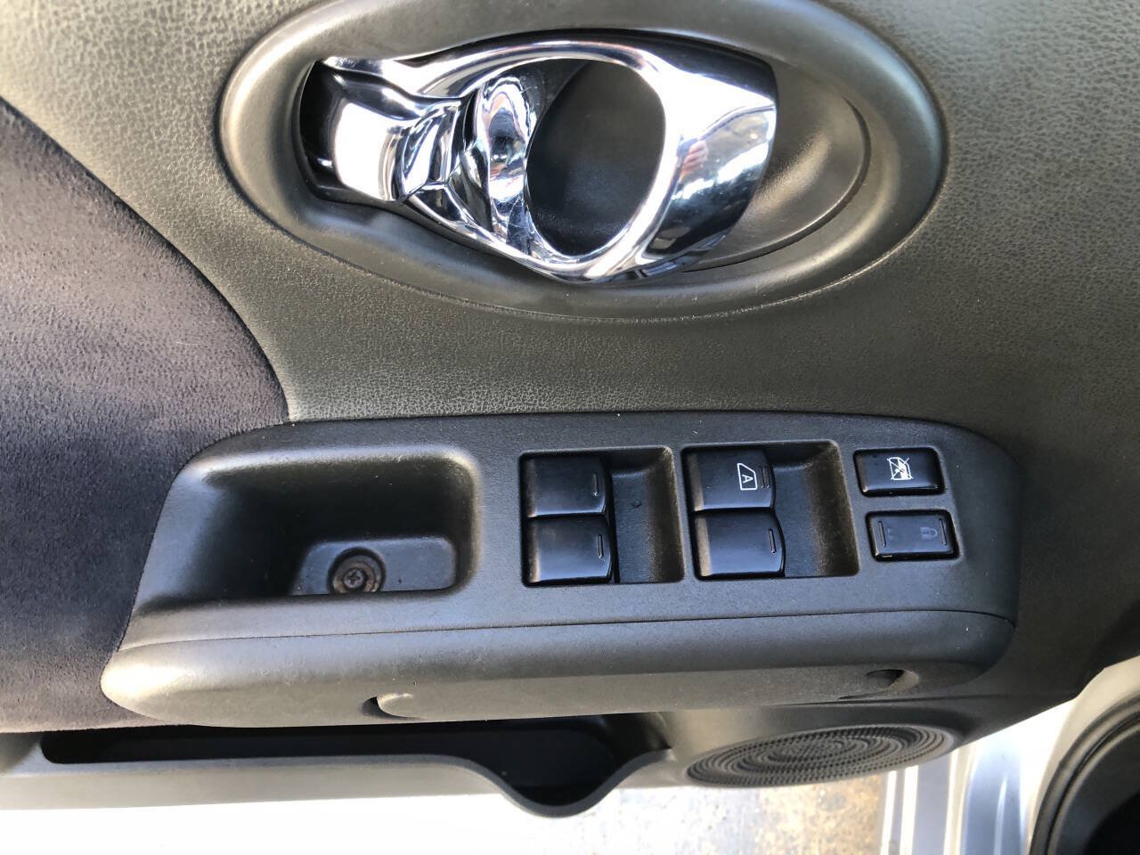 Used 2010 Nissan Cube 1.8 S w/ Interior Designer Pkg FWD image 13