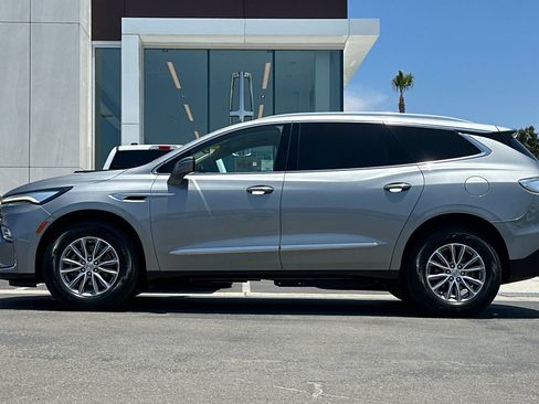 Used 2023 Buick Enclave Essence FWD image 6