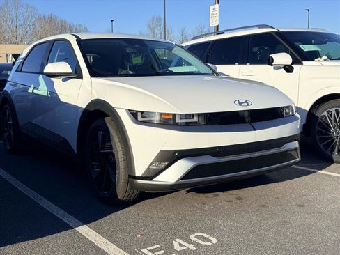 New 2026 Hyundai Ioniq 5 SE image 1