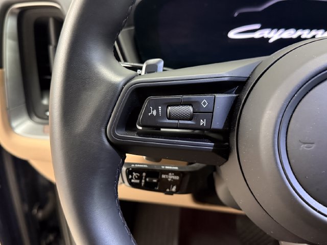 Certified 2026 Porsche Cayenne E-Hybrid AWD/4WD image 17