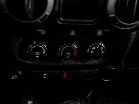 Used 2014 Jeep Wrangler Sport AWD/4WD image 27