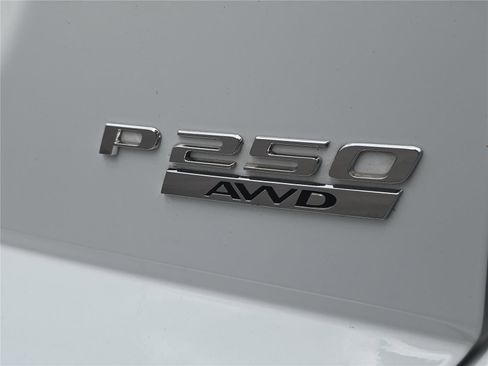 Used 2020 Jaguar E-PACE SE image 6