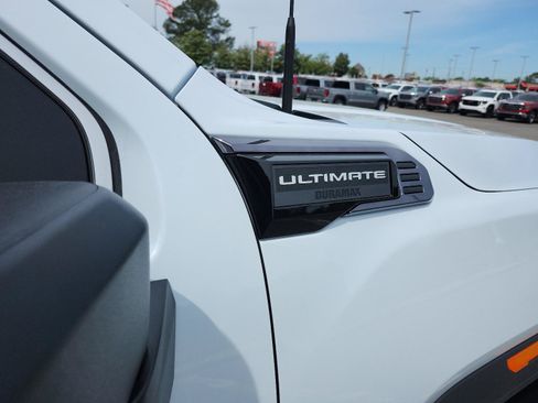 New 2026 GMC Sierra 3500 Denali Ultimate AWD/4WD image 6