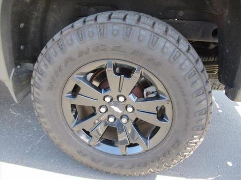 Used 2016 Chevrolet Colorado Z71 image 30