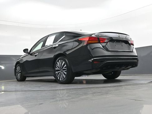 Used 2024 Nissan Altima 2.5 SV FWD image 44