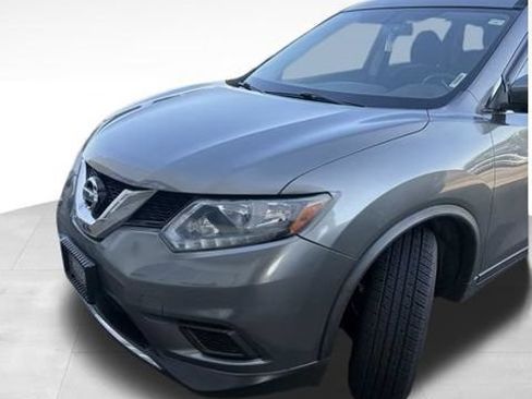 Used 2016 Nissan Rogue S FWD image 11