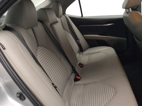 Used 2021 Toyota Camry SE FWD image 19