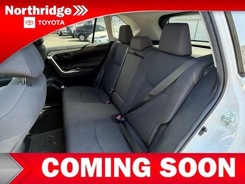 Used 2021 Toyota RAV4 LE FWD image 7