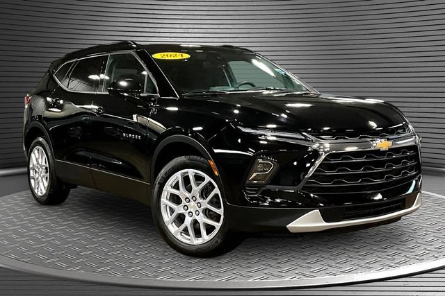 Certified 2024 Chevrolet Blazer LT w/ Convenience Package FWD image 3