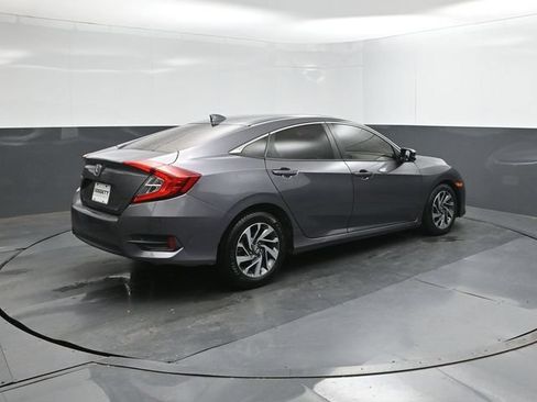 Used 2018 Honda Civic EX image 8