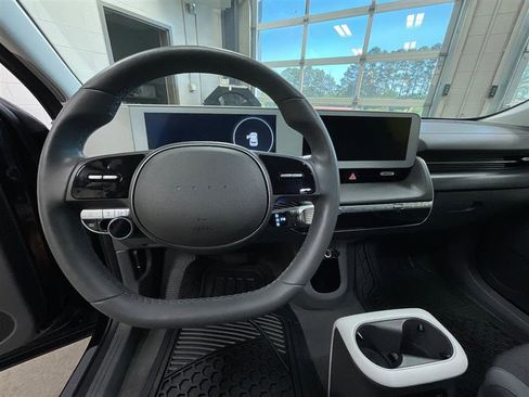 Used 2024 Hyundai Ioniq 5 SEL image 14