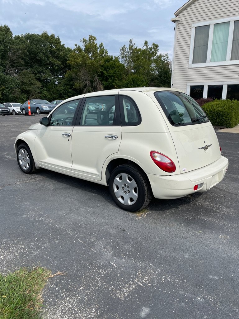 Used 2007 Chrysler PT Cruiser FWD image 3