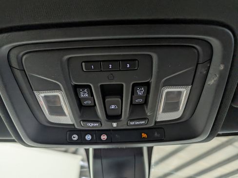 Used 2021 Chevrolet Silverado 2500 High Country w/ Technology Package image 27