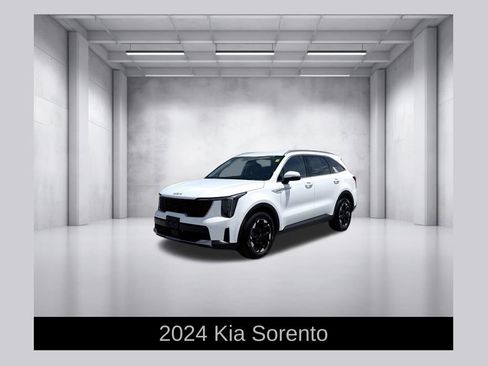 Used 2024 Kia Sorento S FWD image 1