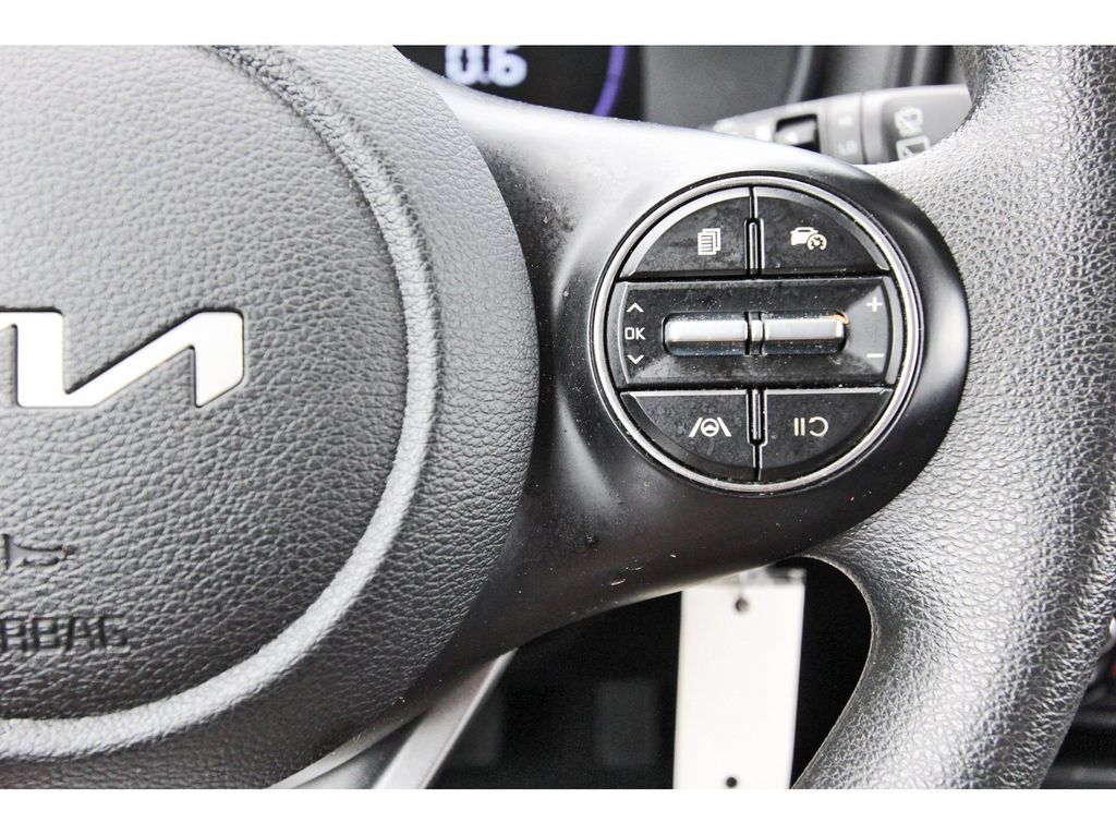 Used 2025 Kia Soul LX w/ LX Technology Package FWD image 20