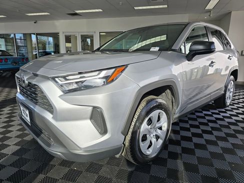 Used 2025 Toyota RAV4 LE image 8