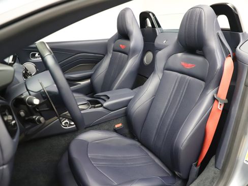 Used 2021 Aston Martin V8 Vantage Roadster RWD image 23