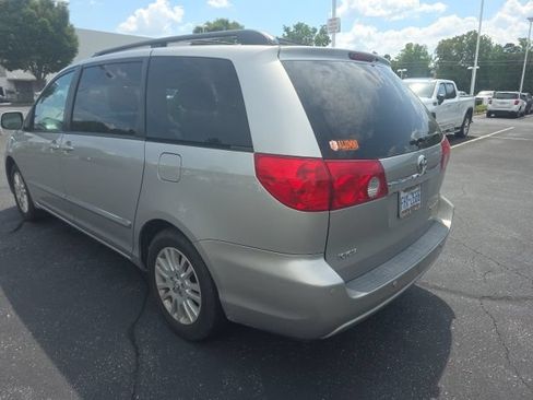 Used 2008 Toyota Sienna XLE Limited w/ XLE Limited Pkg 2 FWD image 8