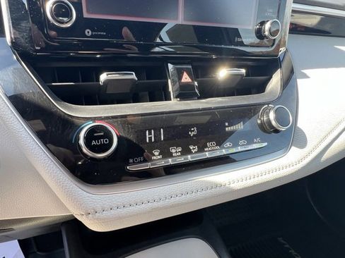 Used 2021 Toyota Corolla SE image 18