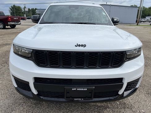 New 2025 Jeep Grand Cherokee L Altitude image 10