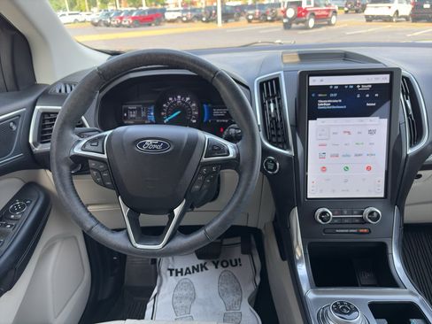 Used 2023 Ford Edge Titanium AWD/4WD image 12