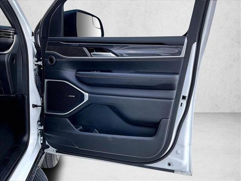 Used 2024 Jeep Wagoneer 2WD image 19