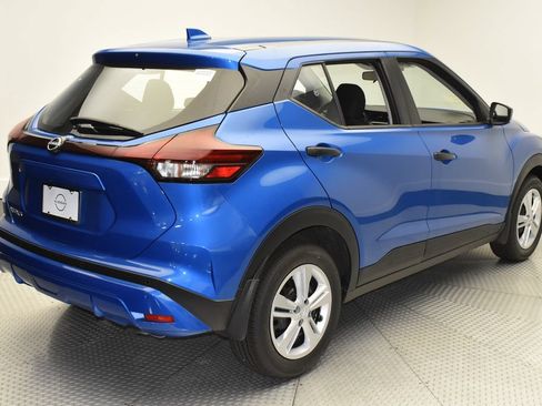 Certified 2025 Nissan Kicks Play S FWD image 5