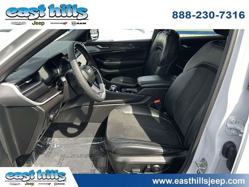 Used 2023 Jeep Grand Cherokee L Laredo AWD/4WD image 17